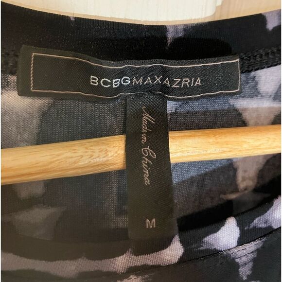 BCBG Max Azria dress, sleeveless, detail at hem, excellent condition, medium - Picture 3 of 3